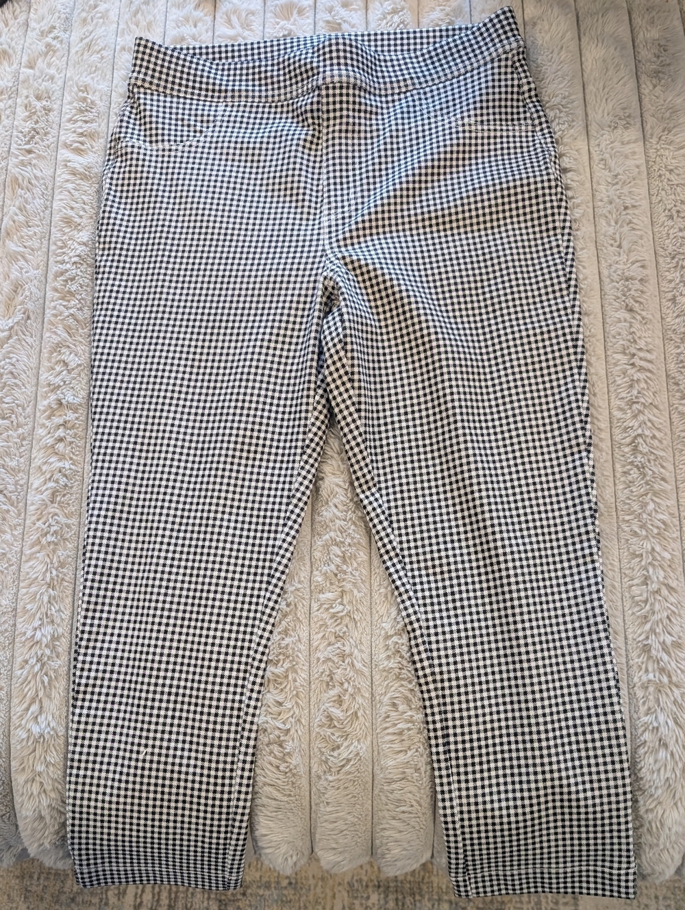 Time and Tru Black & White Gingham High-Rise Millennium Capris - Size L (12-14)